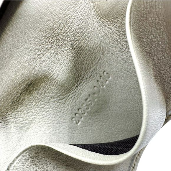 Gucci GG Guccissima Beige & Gold Heart Key Case - Picture 4 of 10